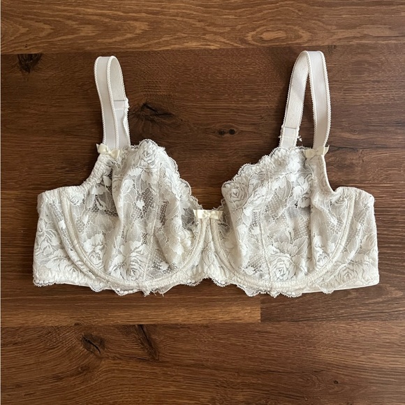 CHANGE Other - Change Lingerie « White Lace Sexy Bowtie Bra » — Size 80E / US-UK 36E / FR 95E